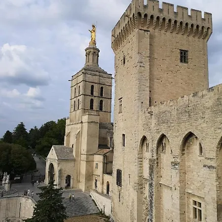 La Maison Grivolas Et Avignon